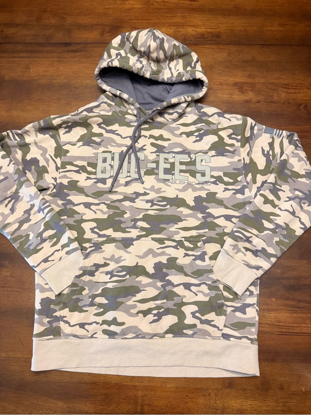 Buc-ee's Men's Camo Pullover Hoodie - Olive/Khaki